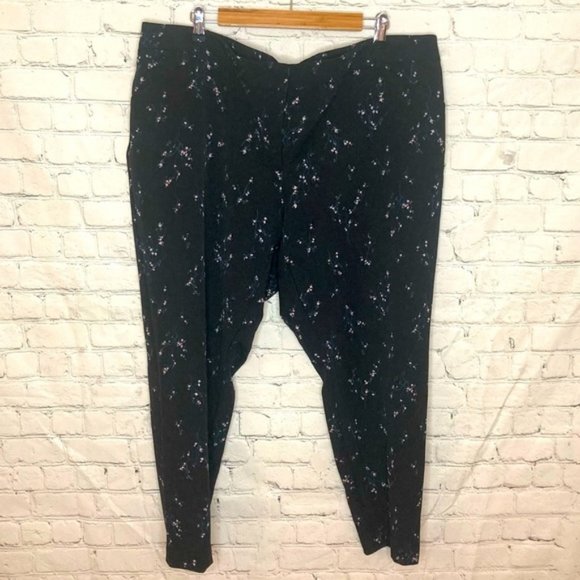 Reitmans black and small floral ankle pants - Picture 1 of 11